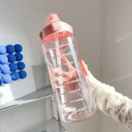 bouteille d'eau avec graduation